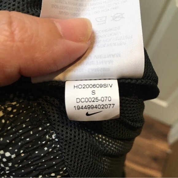 Nike Sportswear Wind Runner Pants DC0025-070 Smoke Gray Teal Joggers - Picture 10 of 10